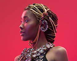 Может ли лифтер потребовать денег за вызволение из застрявшего лифта?